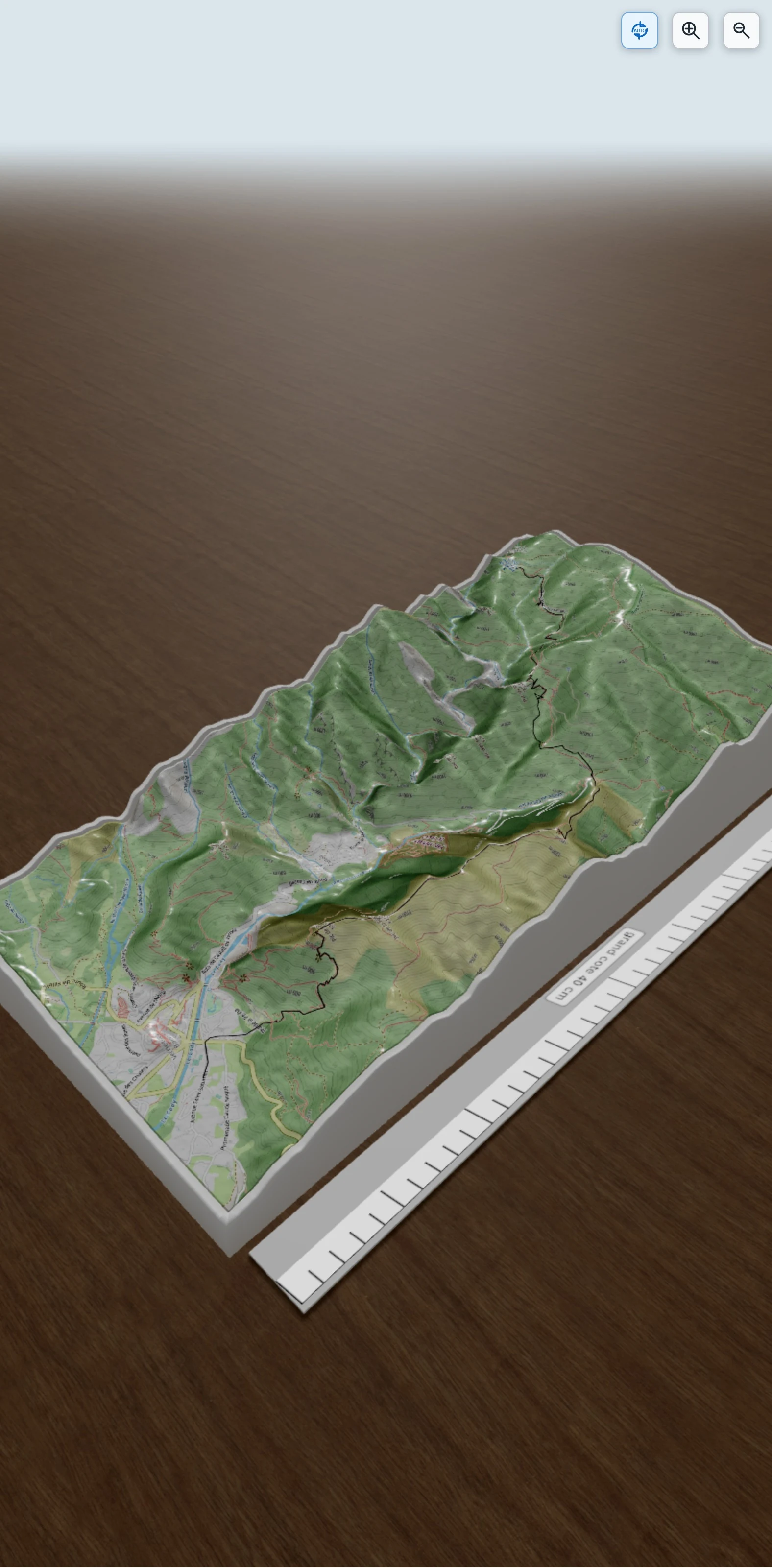 Carte en relief 3D de Canigou montée au refuge de Mariailles, avec relief topographique